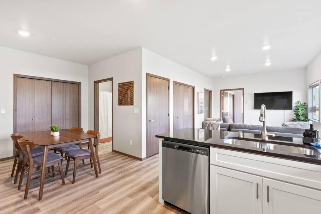 Brand New 2 Bd 2 Bth Near Dt And Perry District Apartman Spokane Kültér fotó