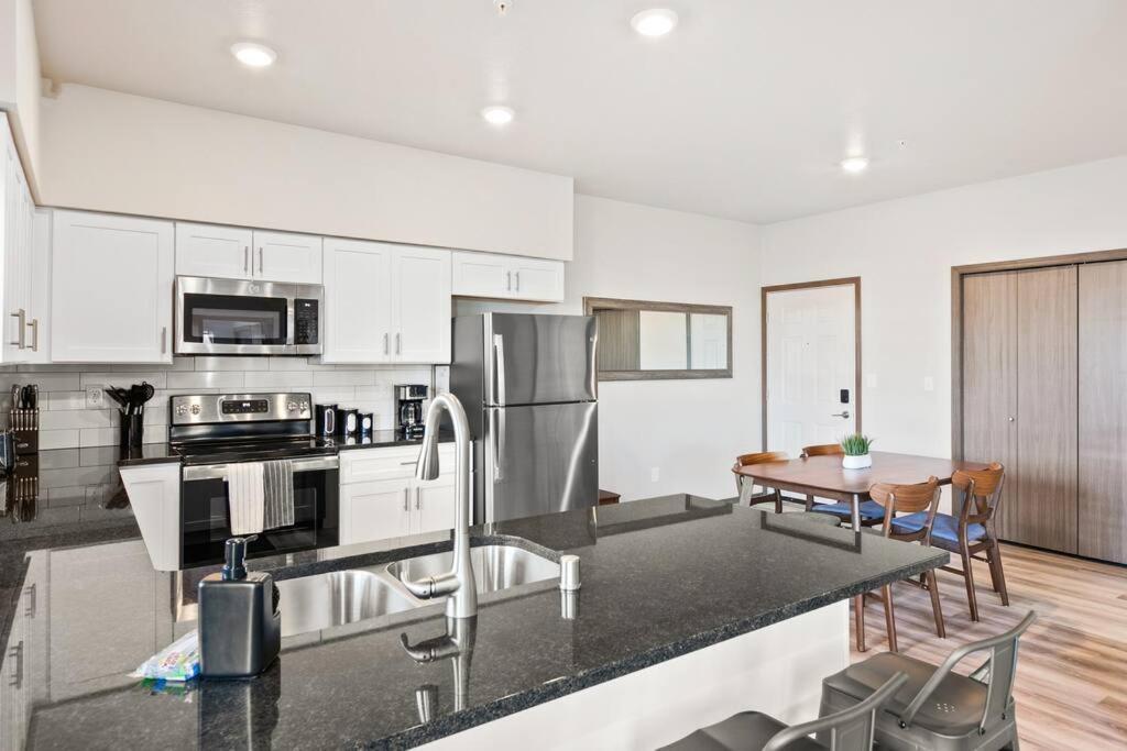 Brand New 2 Bd 2 Bth Near Dt And Perry District Apartman Spokane Kültér fotó